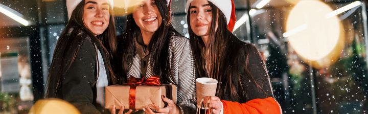 Generacja Z stawia na premium, got&oacute;wkę i personalizację &ndash; odkrywamy świąteczne preferencje prezentowe młodych